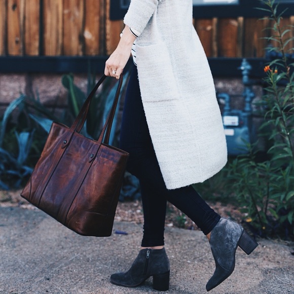 NEW FRYE Short Nora Zip Boots - 9 - Picture 10 of 14